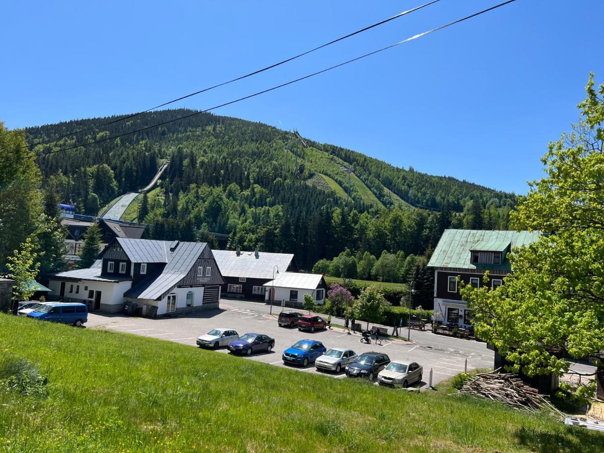 Wellness Haven: Luxurious Spa Apartment with Gaming & Gourmet Breakfast Harrachov Exterior photo